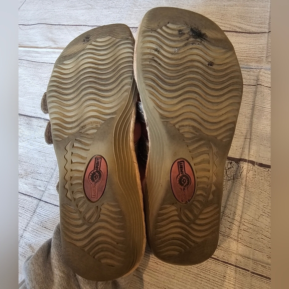 Earth Spirit Size 7.5 Metallic Rubi Hook & Loop Slip On Comfort Leather Sandals - Picture 7 of 7